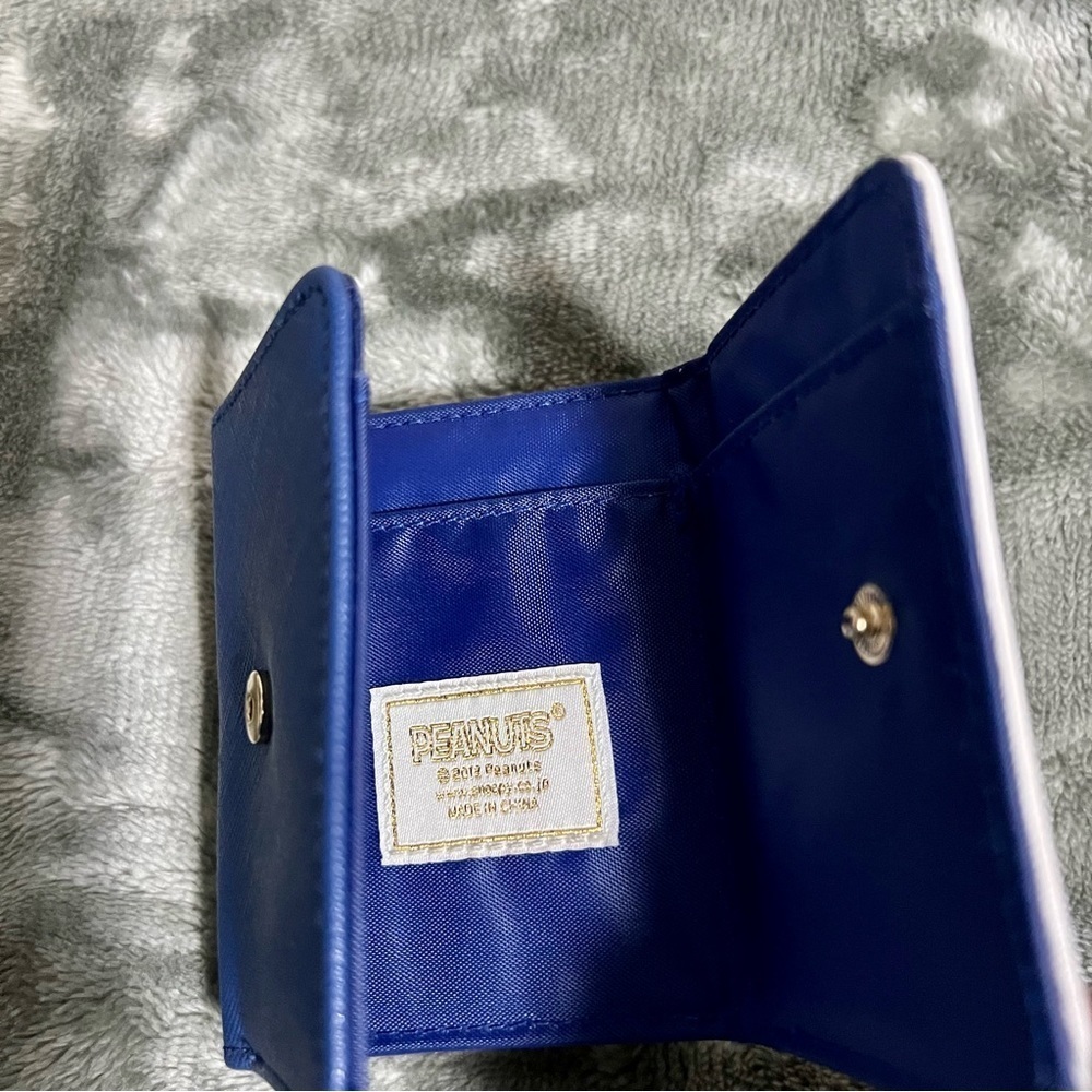 Peanuts Trifold Rare Mini Blue/White Leather Kiss lock Wallet - Picture 4 of 12